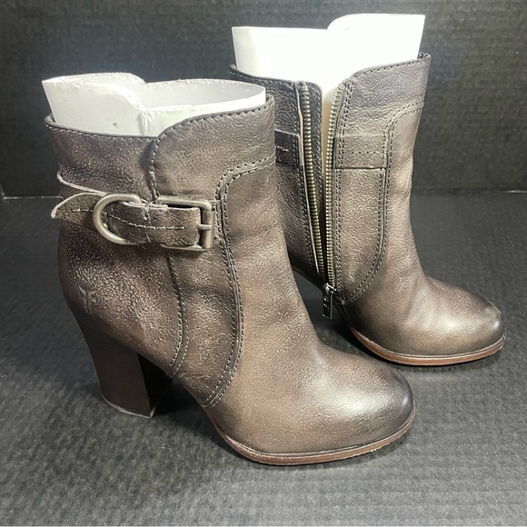 Frye Parker D Ring Short Charcoal 6M LIKE NEW! PRICE FIRM - Picture 5 of 16